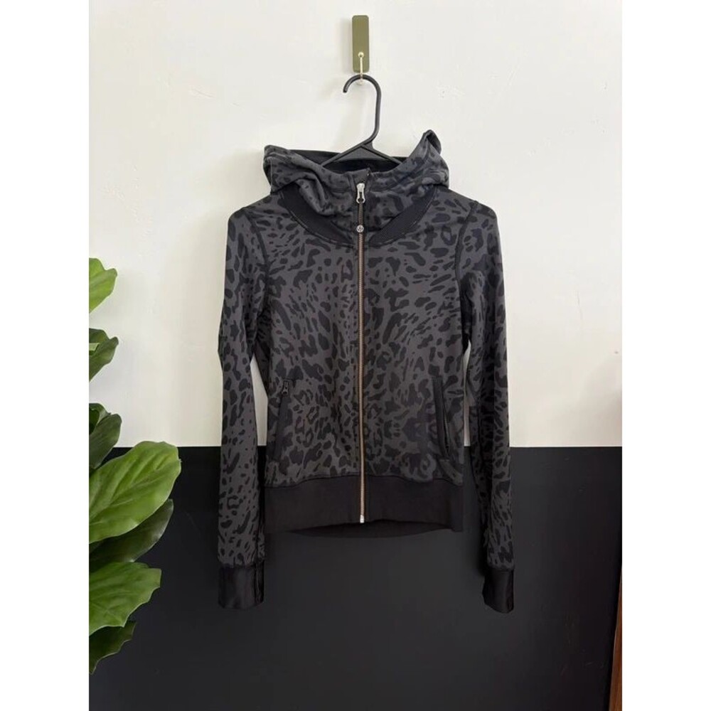 Lululemon Size 2 Namaskar Zip Up Hoodie